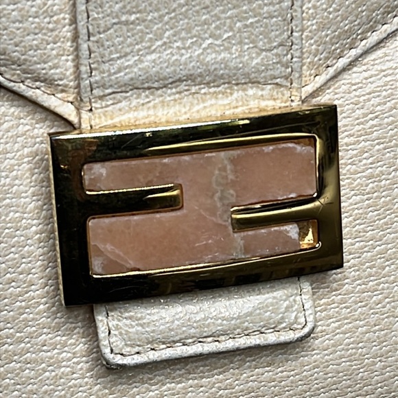 Fendi Beige Cream Leather Logo Marble Clasp Bag - Picture 3 of 16